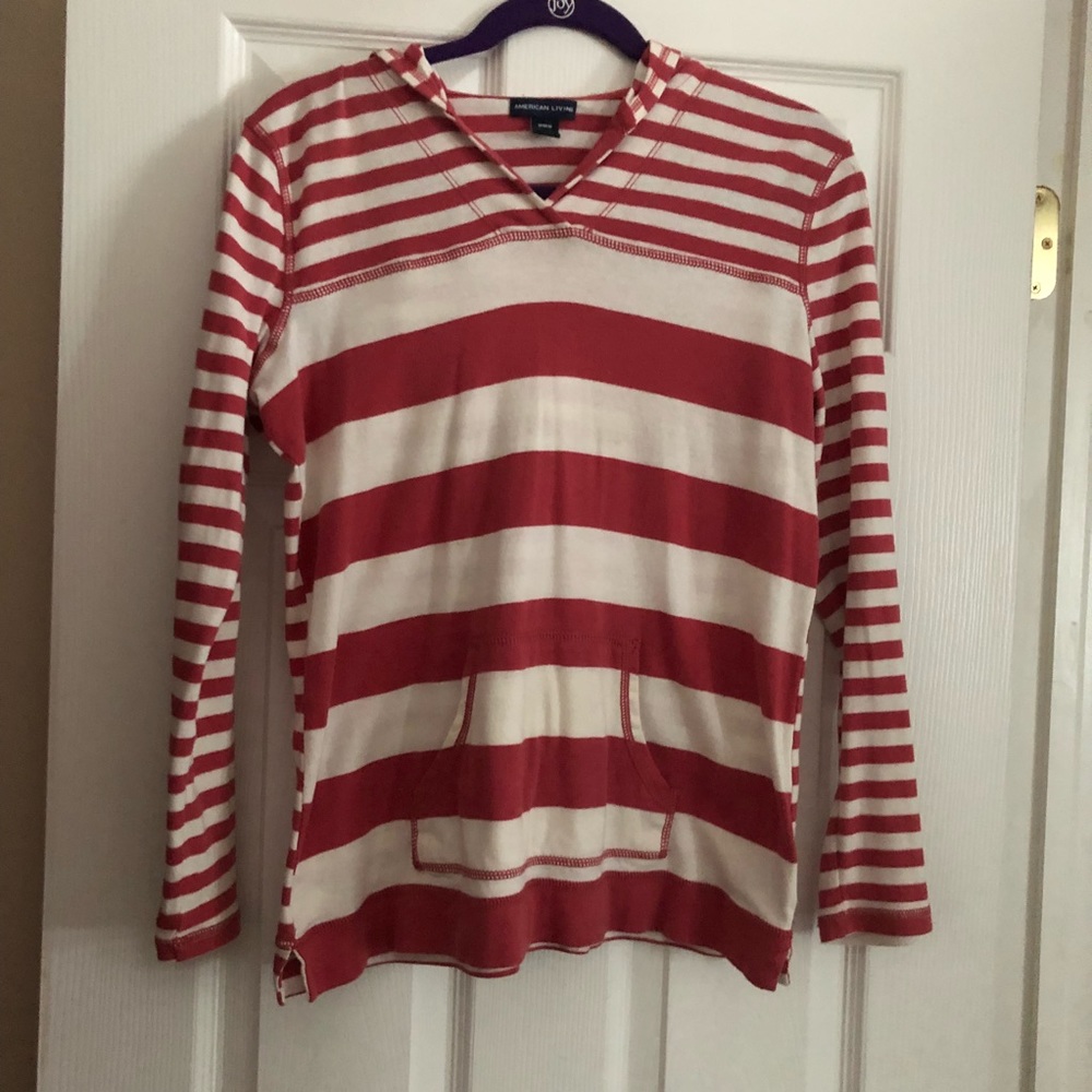 LIKE NEW Hooded light weight sweatshirt